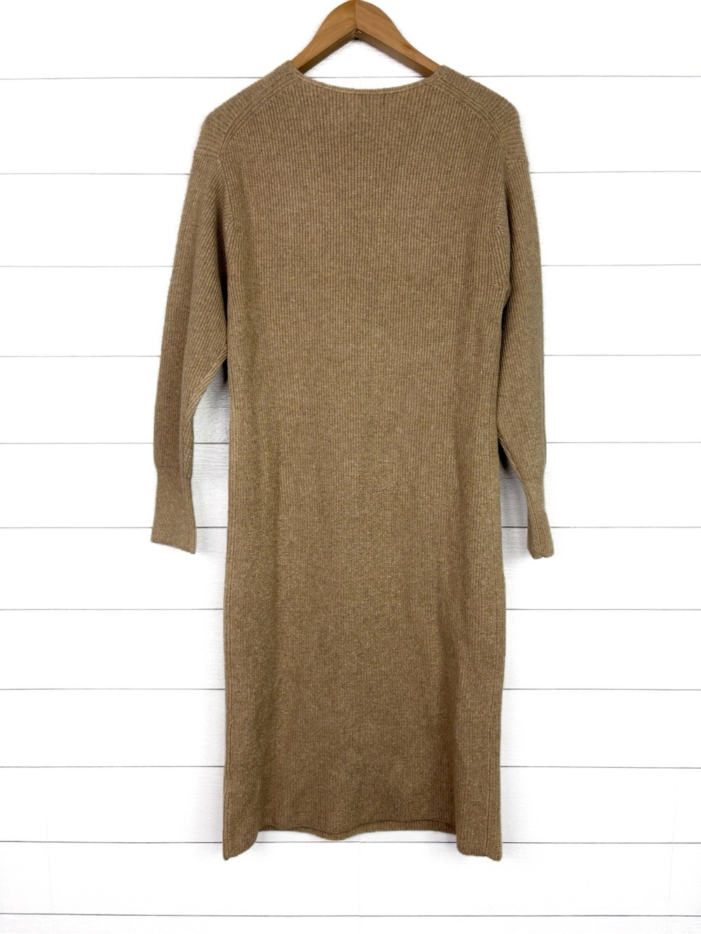 NWT Banana Republic V Neck Midi Sweater Dress Tan Medium New - Picture 2 of 5